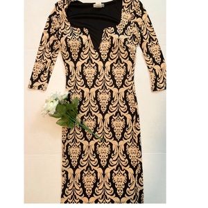 Tan and Black v cut mid sleeve dress